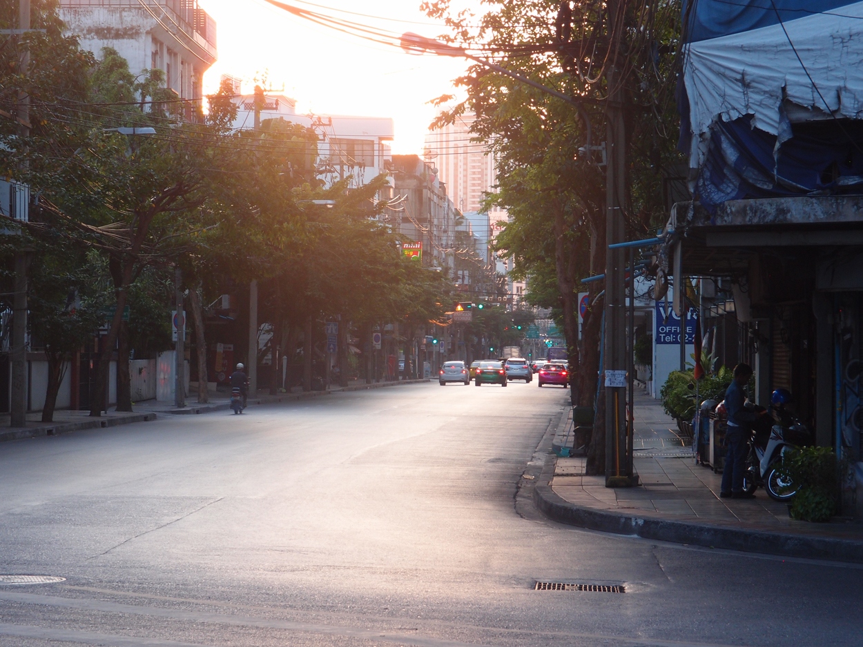 2020-01-05 17 uhr Si Phraya Road (Foto, Video)